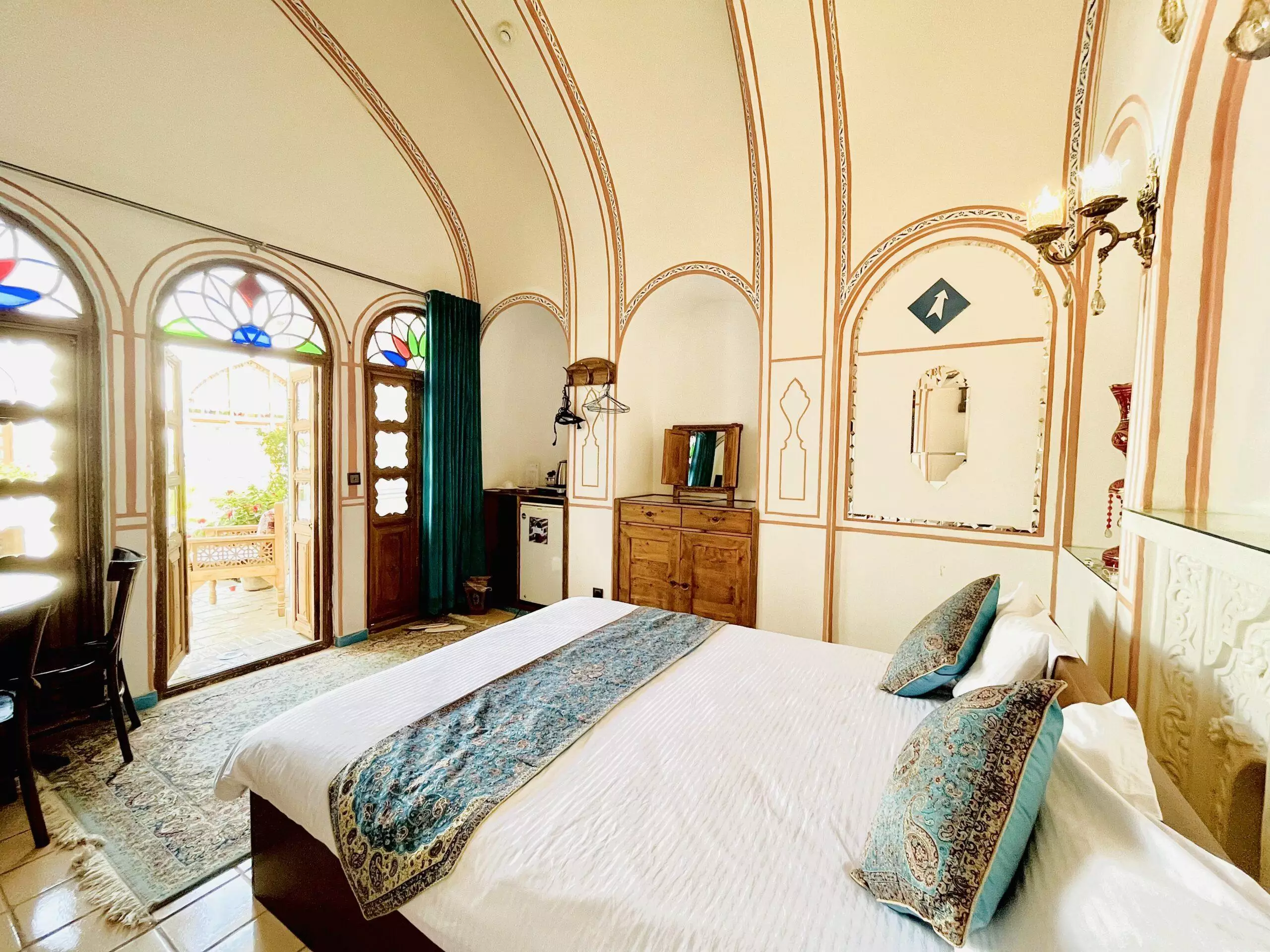 Alibaba https://cdn.alibaba.ir/ostorage/hotel-accommodation-images/680f5154f6e8766ef96f4f52_مینا (6).webp